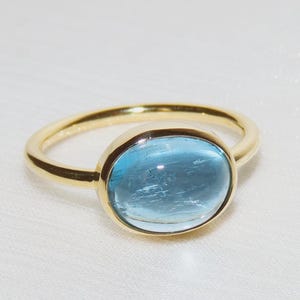 Aquamarin Ring aus 750 Gold, hellblauer Cabochon, Einzelstück, Goldschmiedeschmuck, Unikatschmuck
