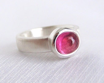 Roze toermalijn ring zilver, breedte 57, cabochonring, unieke meester