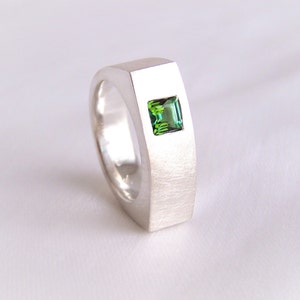 grüner Turmalin Ring aus Silber, Größe 63, kantiger Ring, Herrenring, Männer Ring Bild 2