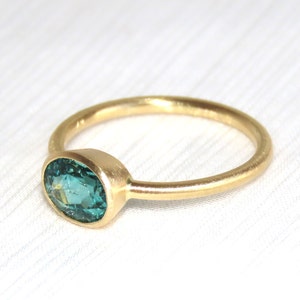blau grüner Turmalin Ring aus 750 Gold, Weite 56, türkisblau, klassischer Verlobungsring Bild 7