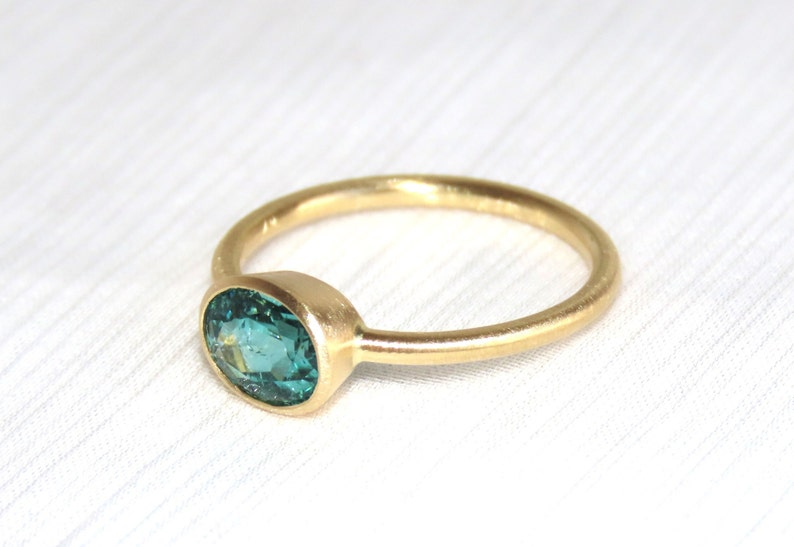 blau grüner Turmalin Ring aus 750 Gold, Weite 56, türkisblau, klassischer Verlobungsring Bild 7