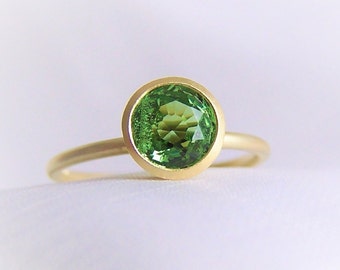 Tsavorite ring made of 585 gold, width 56, green garnet, engagement ring green stone, unique piece