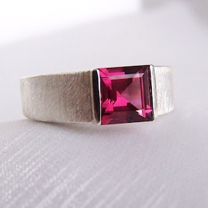 Silver ring with garnet, rhodolite ring, width 56, raspberry-colored, goldsmith&#39;s jewelry, unique jewelry, unique piece of jewelry from the goldsmith