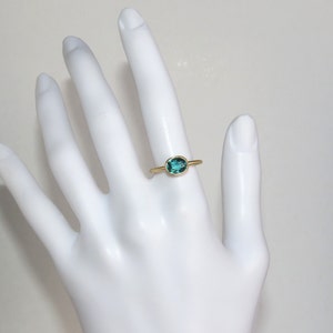 blau grüner Turmalin Ring aus 750 Gold, Weite 56, türkisblau, klassischer Verlobungsring Bild 9