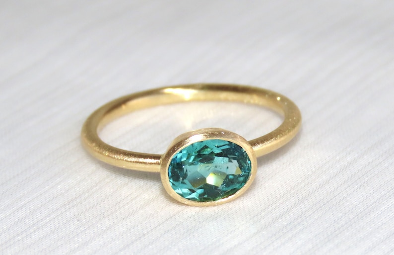 blau grüner Turmalin Ring aus 750 Gold, Weite 56, türkisblau, klassischer Verlobungsring Bild 2