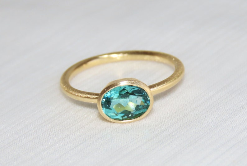 blau grüner Turmalin Ring aus 750 Gold, Weite 56, türkisblau, klassischer Verlobungsring Bild 6