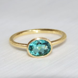 blau grüner Turmalin Ring aus 750 Gold, Weite 56, türkisblau, klassischer Verlobungsring Bild 1