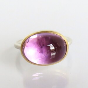 Amethyst cabochon ring made of 750 gold and silver, lilac, large stone image 6