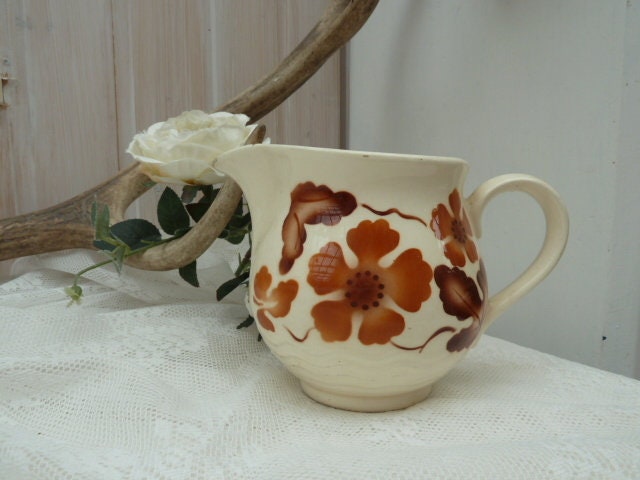 art deco jug spray décor