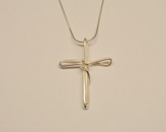 Besonderes Kreuz aus Silber - Unikat Kreuz Anhänger aus 925 Sterling Silber; Handarbeit; Pasta - Nudel - Kollektion, Schmuckdesign