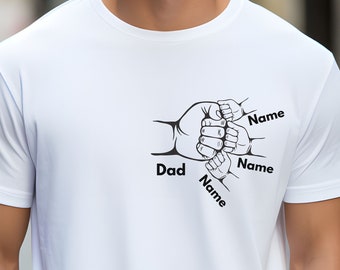 Camiseta personalizada con el texto "Papá levantó cuatro puños" / Regalo personalizado con nombre de niño para papá / Camiseta del mejor papá del mundo / Camiseta a juego para papá e hijos / Camiseta personalizada para papá