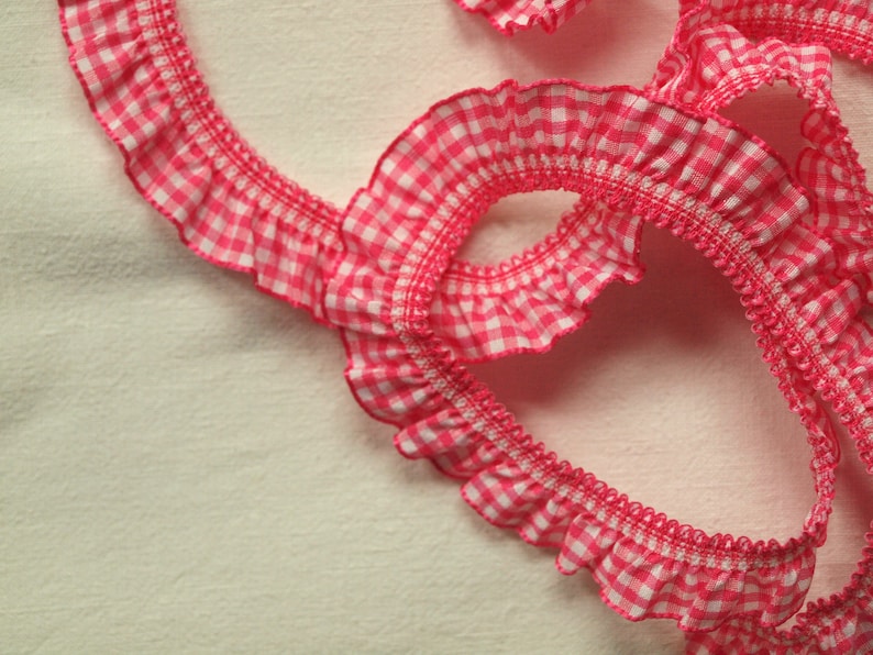 Ruffled ribbon pink-white image 1