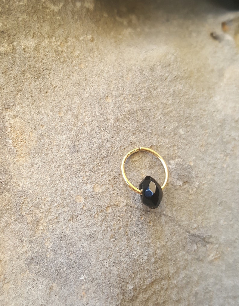 ONYX SEPTUM RING, Gold Septum, Handmade 18-Carat Gold Septum Nose Ring For A Timeless Piece Of Jewelry For A Unique And Elegant Look Bild 1