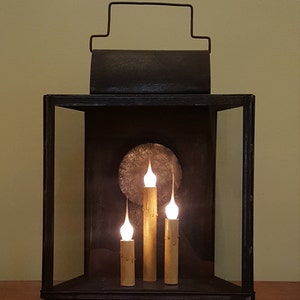 Tin Lantern Lea with 3 Floating Lights