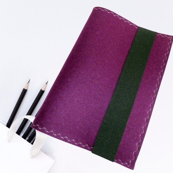 Writing folder A4 wool felt plum /cream