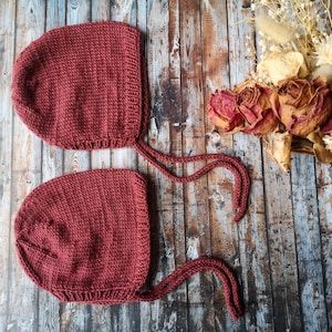 Hand knit merino wool bonnet in purple color for baby, baby bonnet, knitted bonnet, girl knitwear, wool hat, baby hat