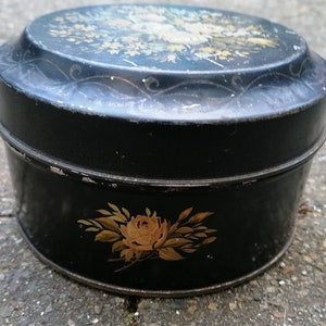 small tin can roses old tin can stylish storage