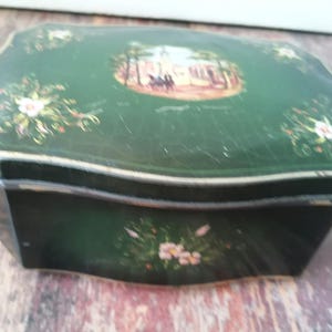 Beautiful tin patina green antique tin, vintage tin, retro storage, collector&#39;s item, nostalgic decoration