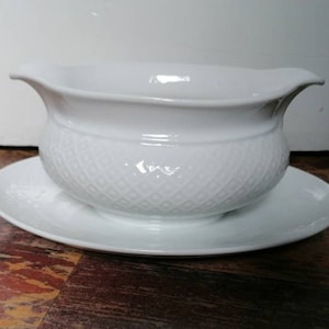 Beautiful gravy boat Seltmann Weiden
