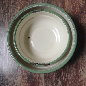 2 enamel bowls vintage bowls set
