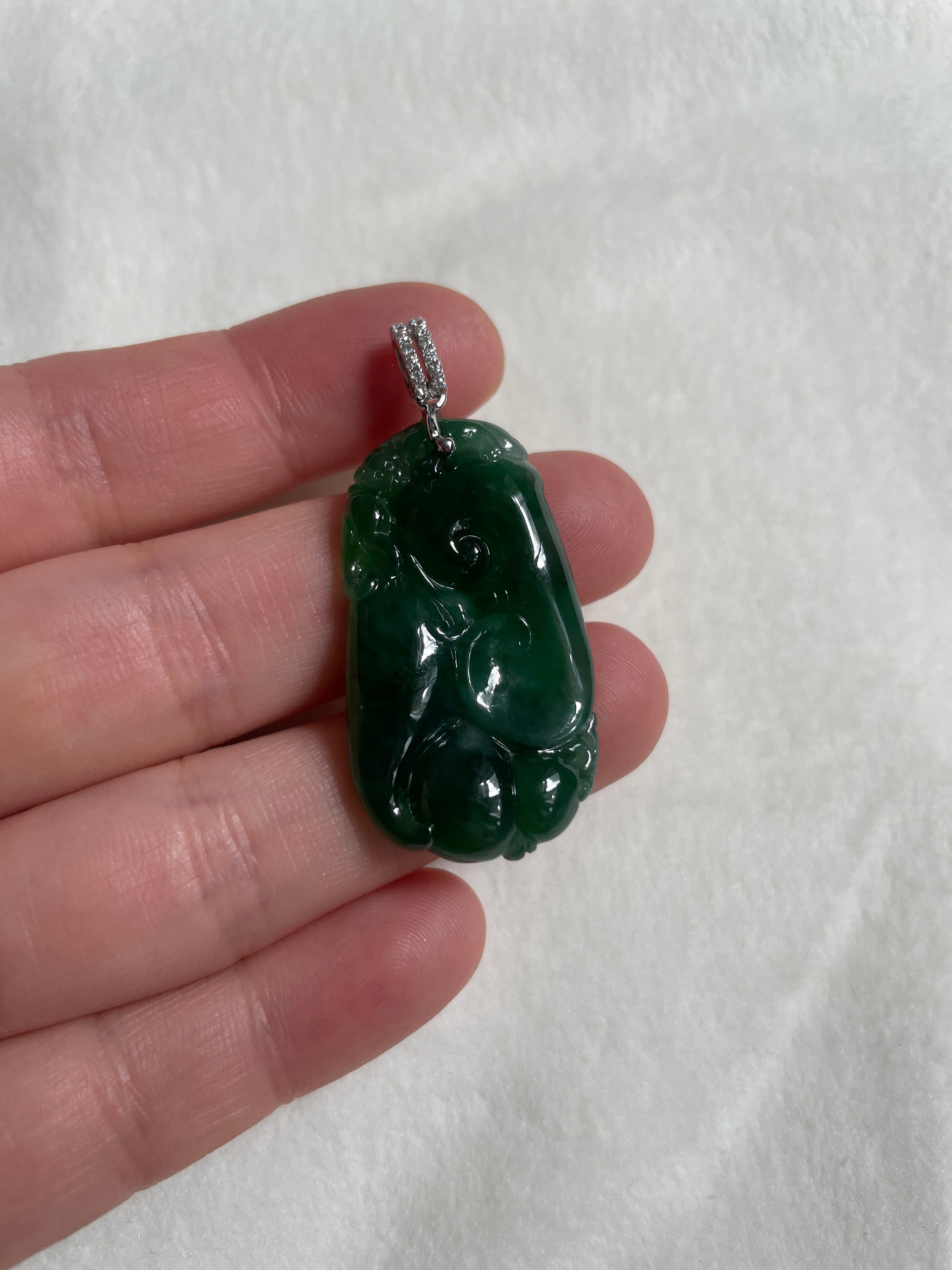 Details about   Natural Jadeite Jade Gemstone Happy Lucky Bean Pendant Jewelry--33mm*13mm 