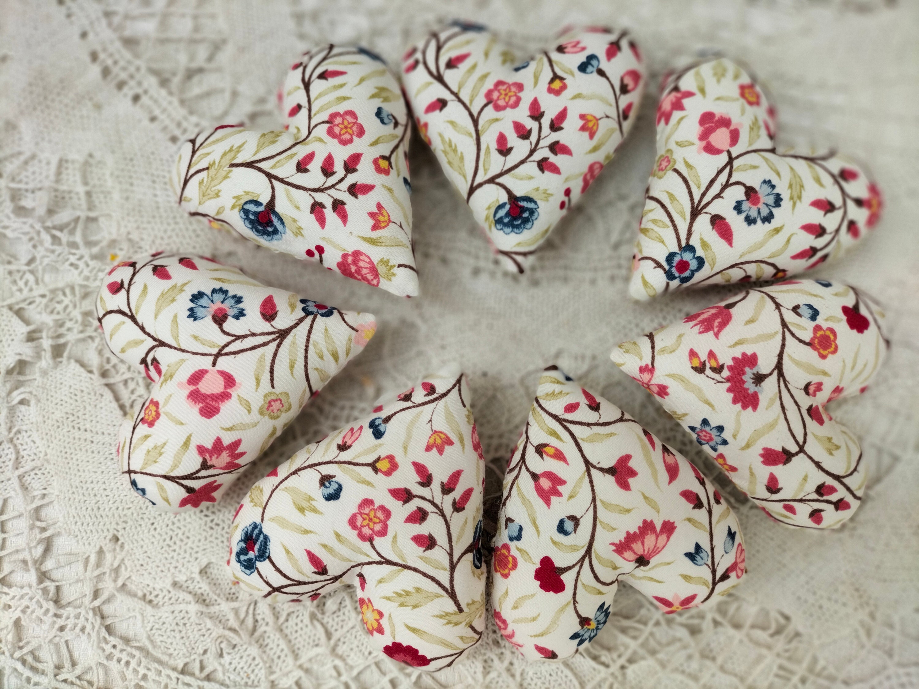 7 decorative hearts, sewn