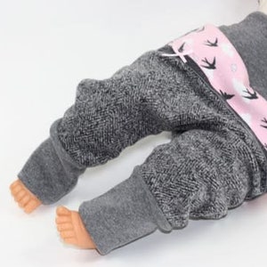 Pumphose Baby / Kind aus kuscheligem Strickstoff mit Schwalben Bild 1