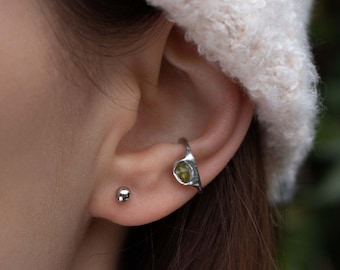 Manchette d'oreille en péridot | Manchette d'oreille PEPPA faite main