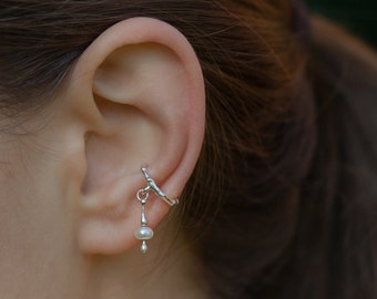 Ear Cuff Rachel with lapis lazuli