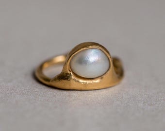 ROMY Earcuff Pearl | Manchette d'oreille pour oreilles non percées, fabriquée à la main en argent 925 et vermeil or 18 carats