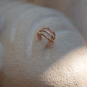 Kleiner rosegold Helix Earcuff Bild 3