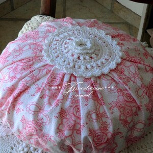 Cushion, round cushion, ruffle cushion made of vintage farmer's fabric with rose pattern & hand-crocheted appliqué. image 5