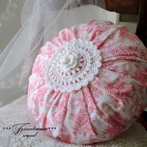 Cushion, round cushion, ruffle cushion made of vintage farmer's fabric with rose pattern & hand-crocheted appliqué. image 9