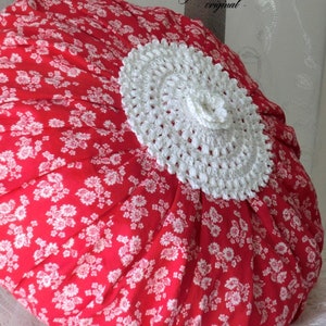 Vintage ruffle pillow, floral pillow, round pillow made of vintage farmhouse fabric with a floral pattern. image 2