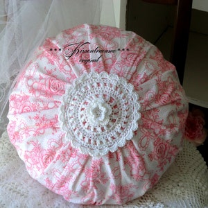 Cushion, round cushion, ruffle cushion made of vintage farmer's fabric with rose pattern & hand-crocheted appliqué. image 8