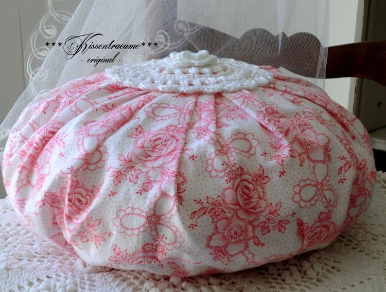 Cushion, round cushion, ruffle cushion made of vintage farmer's fabric with rose pattern & hand-crocheted appliqué. image 2