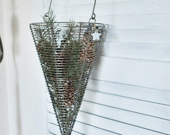 Wire cone bag, wire basket, wire basket, fil de fer, decorative basket