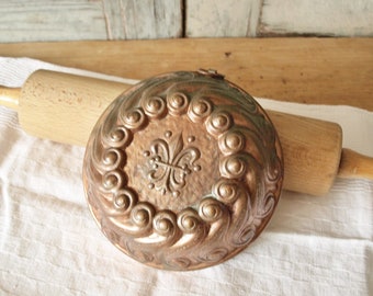 Old baking pan copper, cake pan, lily, copper mold, ring cake, vintage, brocante,