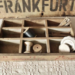 Alter Sortierkasten, Schraubenkiste, Holzkiste, antik, Vintage, Brocante