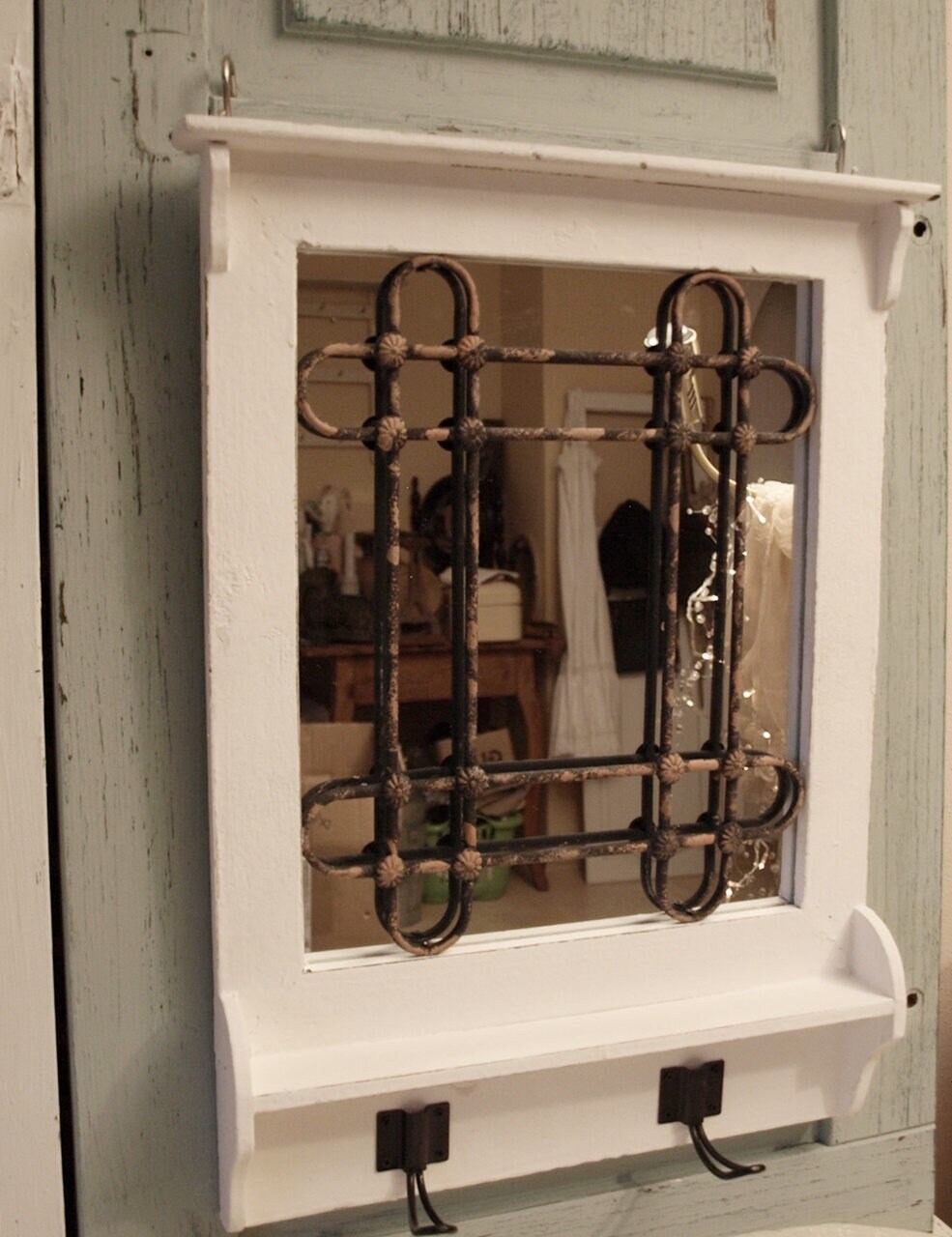 Espejo en mal estado con barra de gancho armario espejo de | Etsy