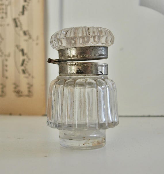 Antikes Tintenfass, Glas, Tintenglas, rund, Rillen, alt, Vintage, Brocante