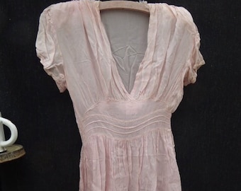 Delicate 80s summer dress