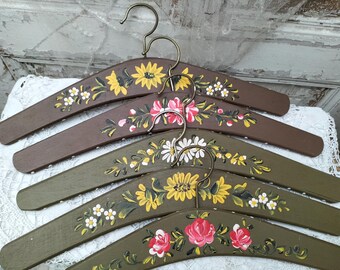 5 wooden hangers, peasant painting