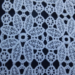 Table runner, Plauen lace