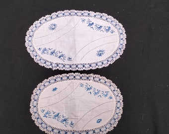 2 linen doilies