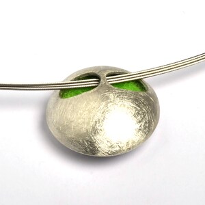 Silver pendant with felt lining (color interchangeable!) on a neck ring image 2