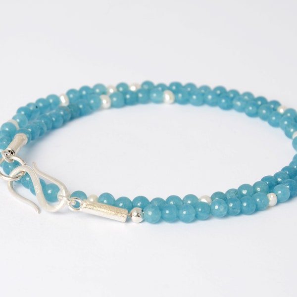 Perlenkette aus blauem Quarz mit Süßwasserperlen
