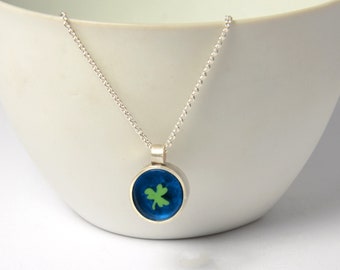 Pendant with millefiori glass stone blue with clover leaf with/without chain