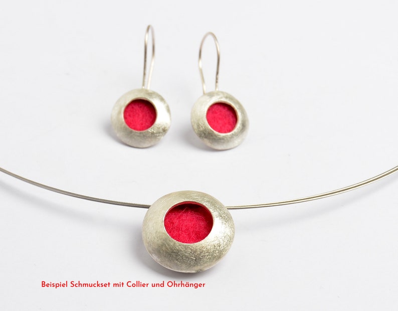 Silver pendant with felt lining (color interchangeable!) on a neck ring image 8