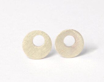 Stud earrings circles in 2 sizes